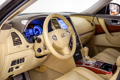 2015 Infiniti QX70 照片 11