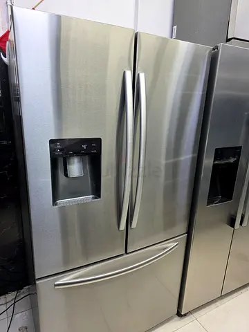 Samsung french door fridge water dispenser