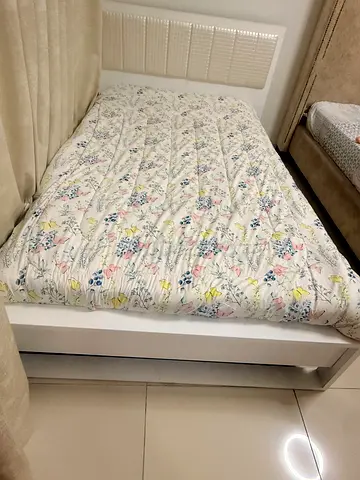 Single bed frame without mattress - white wooden frame, good condition