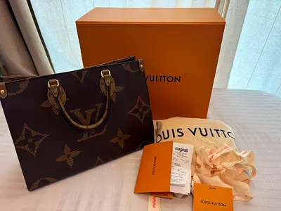 Authentic Louis Vuitton OnTheGo MM Monogram/Monogram Reverse