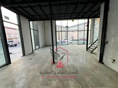 معرض للايجار في الصناعية 4 مساحة 1056 طابقين مع 2 حمام موقع استراتيجي قرب شارع الملك فيصل