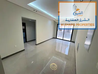 غرفتين وصاله 3 حمامات 2بالكونه باطلاله مميزه الجرف 3 موقع حيوي وقريبه من الخدمات ومخرج دبي