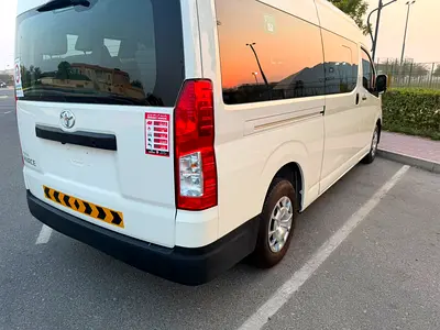 2025 Toyota HIACE — фото 11