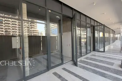 WATERFRONT RETAIL | GROWING COMMUNITY | SPACIOUS