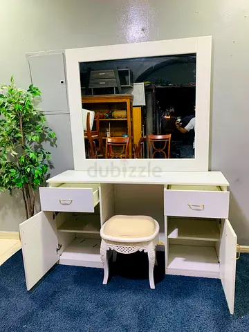 White Dressing Table with Mirror, Drawers and Stool - Good Condition