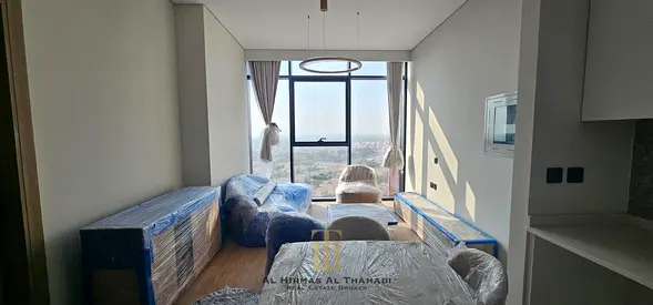 Modern 1BR Apartment | Multiple Views | Pool & Gym Access