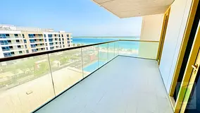PRIVATE BEACH | BALCONY | PETS ALLOW |