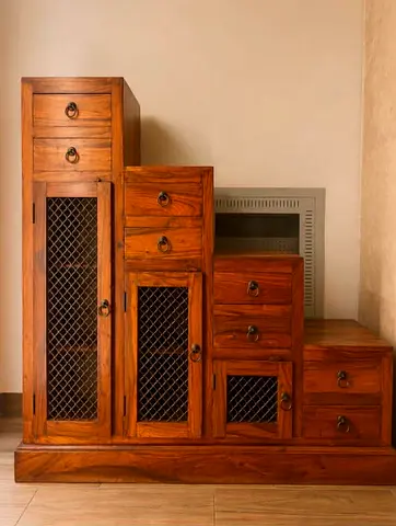 Wooden cabinet and wooden wine cabinet