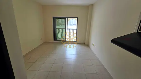 Studio Available With Balcony Prime location Exit to Dubai