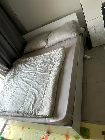 Twin Bed