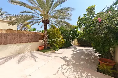 Spacious plot | Well Maintained | Great Location