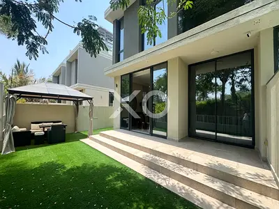 FULLY FURNISHED | SINGLE ROW | READY NOW
