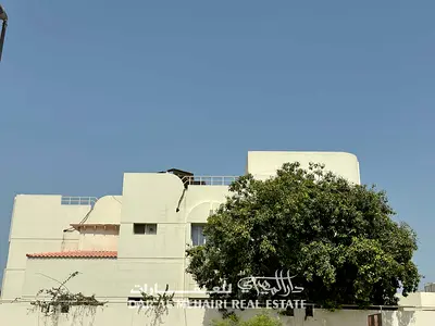 4BR Villa - Huge Size -PRIME LOCATION IN JUMEIRAH2