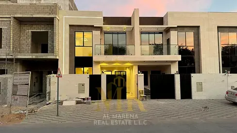 **🔥 فرصة عائلية ممتازة في الياسمين - عجمان | 4 غرف ماستر بسعر شامل التسجيل والتمليك! 🔥**  امتلك الآن فيلا سكنية أنيقة بتصميم عملي ومساحة ممتازة في