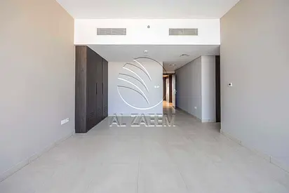 Central Park & Sea View | VACANT | Mid-Level