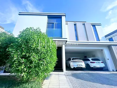 4BR Contemporary Villa with Private Pool