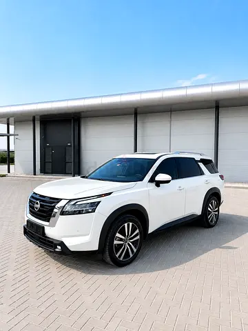 2023 NISSAN PATHFINDER SV FULL OPTION- GCC SPECS- 75000 KM- 7 SEATER- FULL CAMERAS PANO ROOF