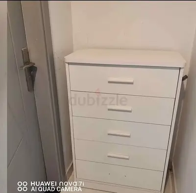Chest of drawers