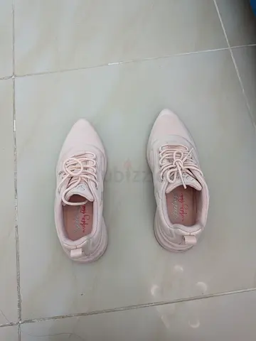 Light pink women's casual sneakers - used only once