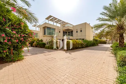 Corner Unit | Vacant On transfer | View today