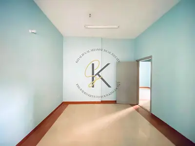 1 BHK available in muwaliah full of family building Neat and clean room full for contact Babar