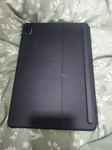 Huawei tablet with protective case, 1 week old - price negotiable, selling only because of emergency