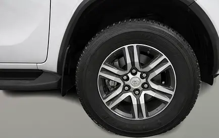 2024 Toyota FORTUNER — фото 12