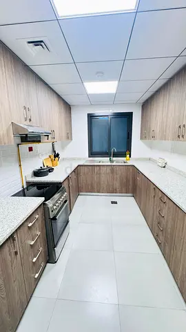 NEAR METRO NO COMMISSION ROOM FOR RENT