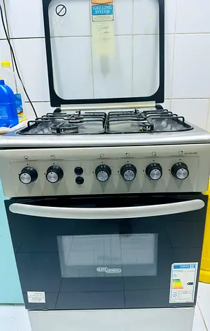 Super General 4-Burner Cooking Range with Oven -Good Condition