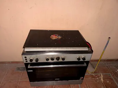 Used freestanding electric oven with stovetop - good working condition