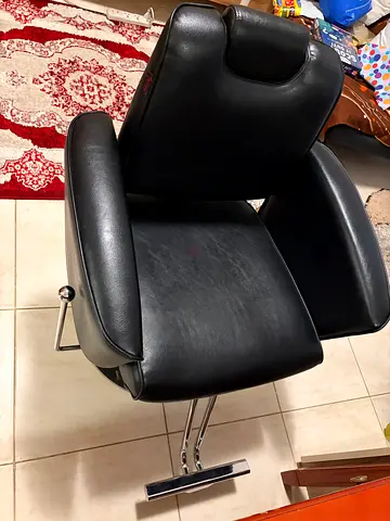 Leather Salon Chair with Hydraulic Lift & 360° Swivel - Black