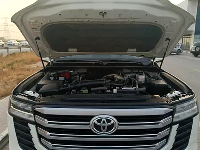 2025 Toyota LAND CRUISER — миниатюра 5