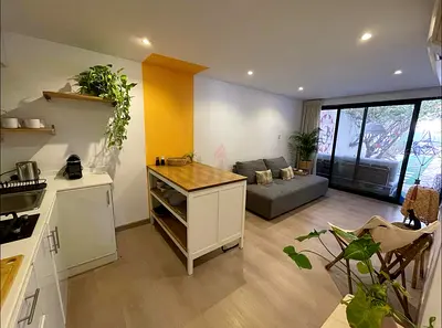 Private Maisonette 2 min walk to the beach