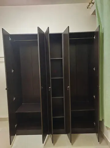 Large 5-Door Wardrobe for just AED 270!