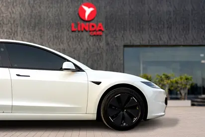 2024 Tesla MODEL 3 — фото 8