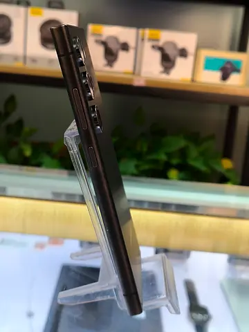 Used Samsung Galaxy S24 Ultra - Good Condition, Side View