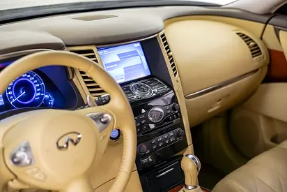 2015 Infiniti QX70 照片 12