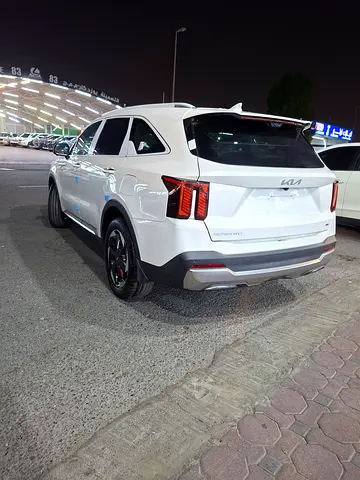 2024 KIA SORENTO thumbnail 10