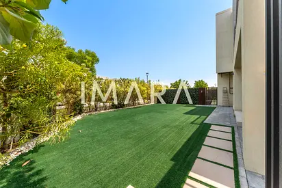 Corner Unit | Vacant | Massive Plot