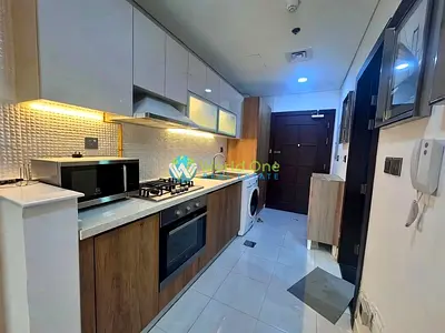 Vacant | Furnished | Pool And Amenities View