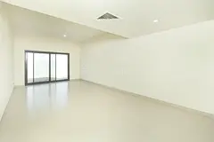 Middle Unit | Maids Room | Closed Kitchen