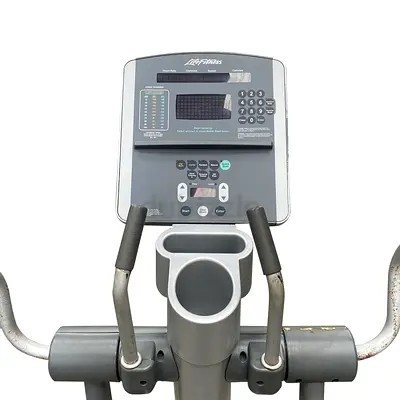 Life Fitness 95Xi Elliptical Cross-Trainer – Commercial Grade