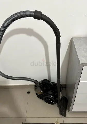 Black and decker vacuum cleaner - good working condition