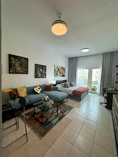 Modern XXL Studio – Stylish, Spacious (Direct from Owner- No Need For Utilities Deposit)'