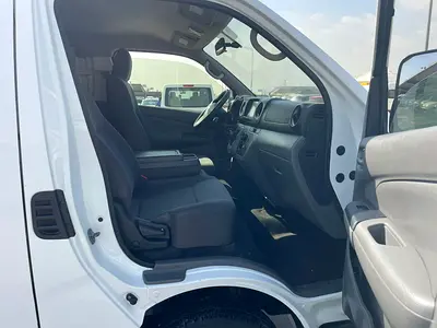 2022 Nissan URVAN — миниатюра 10