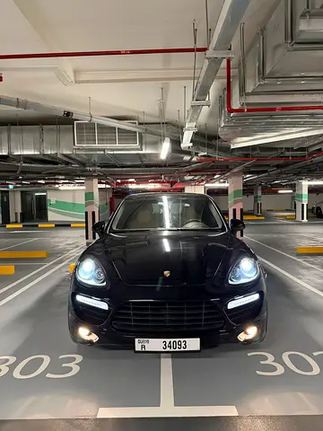 2013 Porsche CAYENNE 缩略图 2