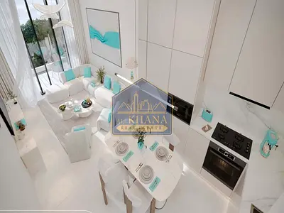 شرفة غائرة ومكيّفة للاستخدام صيفًا | مفروشة بالكامل | خطة سداد 50/50