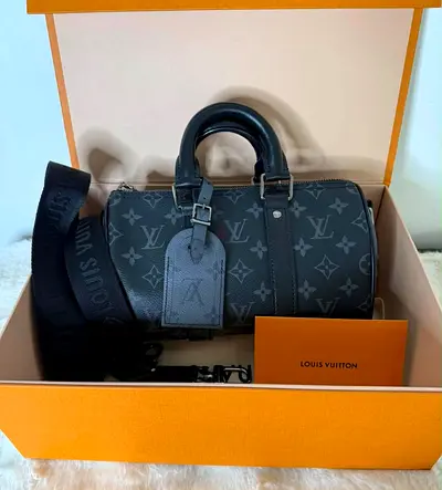 Louis Vuitton Keepall Bandouliere 25 Microchipped