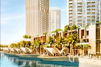 Canal View | Corner Unit | Spacious