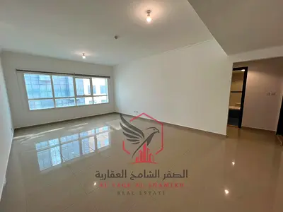شقة واسعة غرفة وصالة مع إطلالة على البحر باركن وتكييف مجاني جيم ومسبح